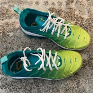 Women’s air max used